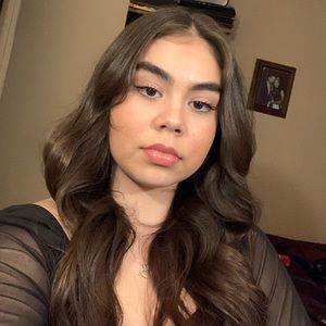 Meet your Posher, Yuliana